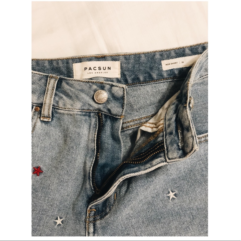 High-waisted mom shorts